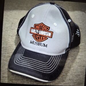 Harley-Davidson Milwaukee Gray and Black Cap